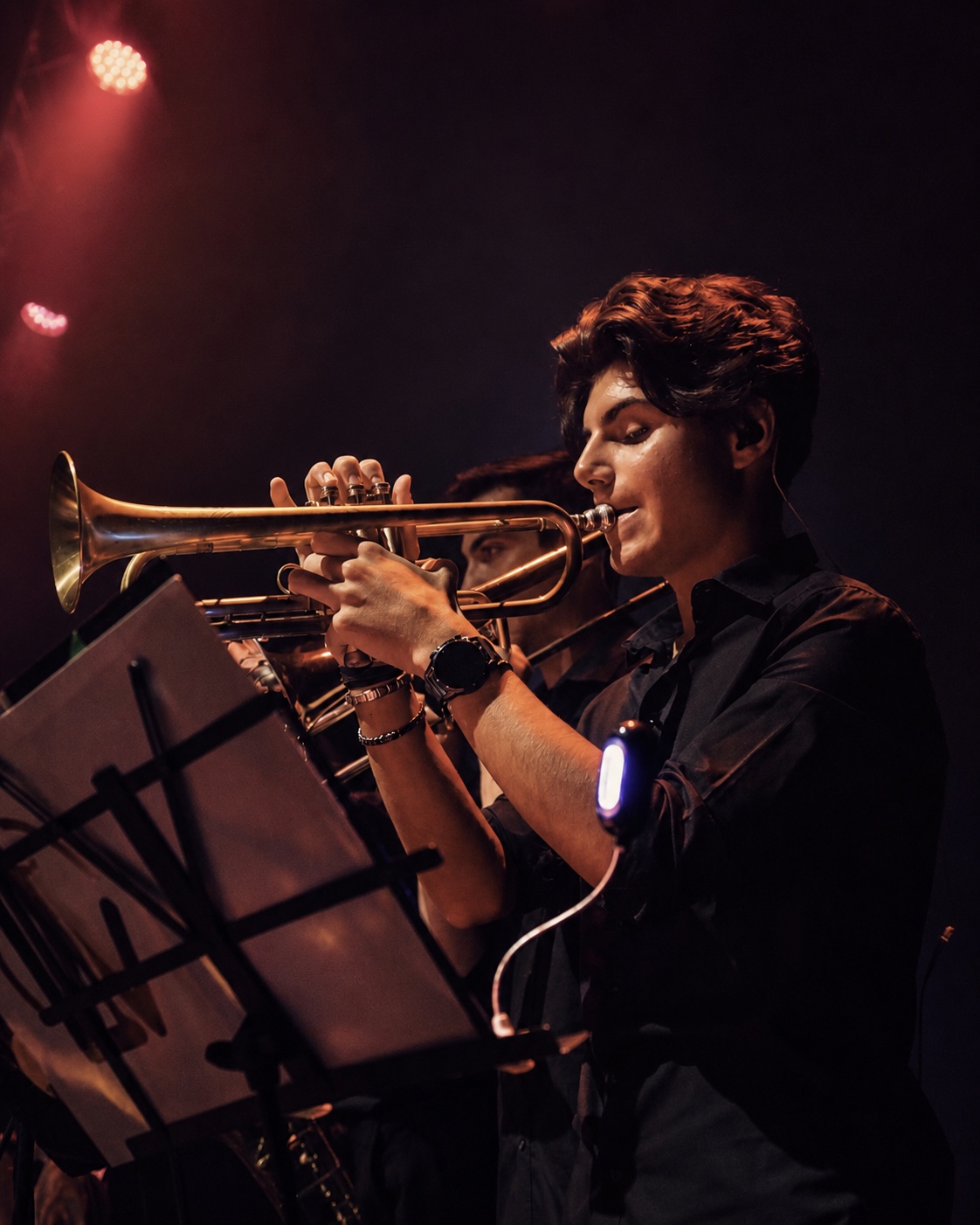 Matteo Villani alla tromba durante un concerto